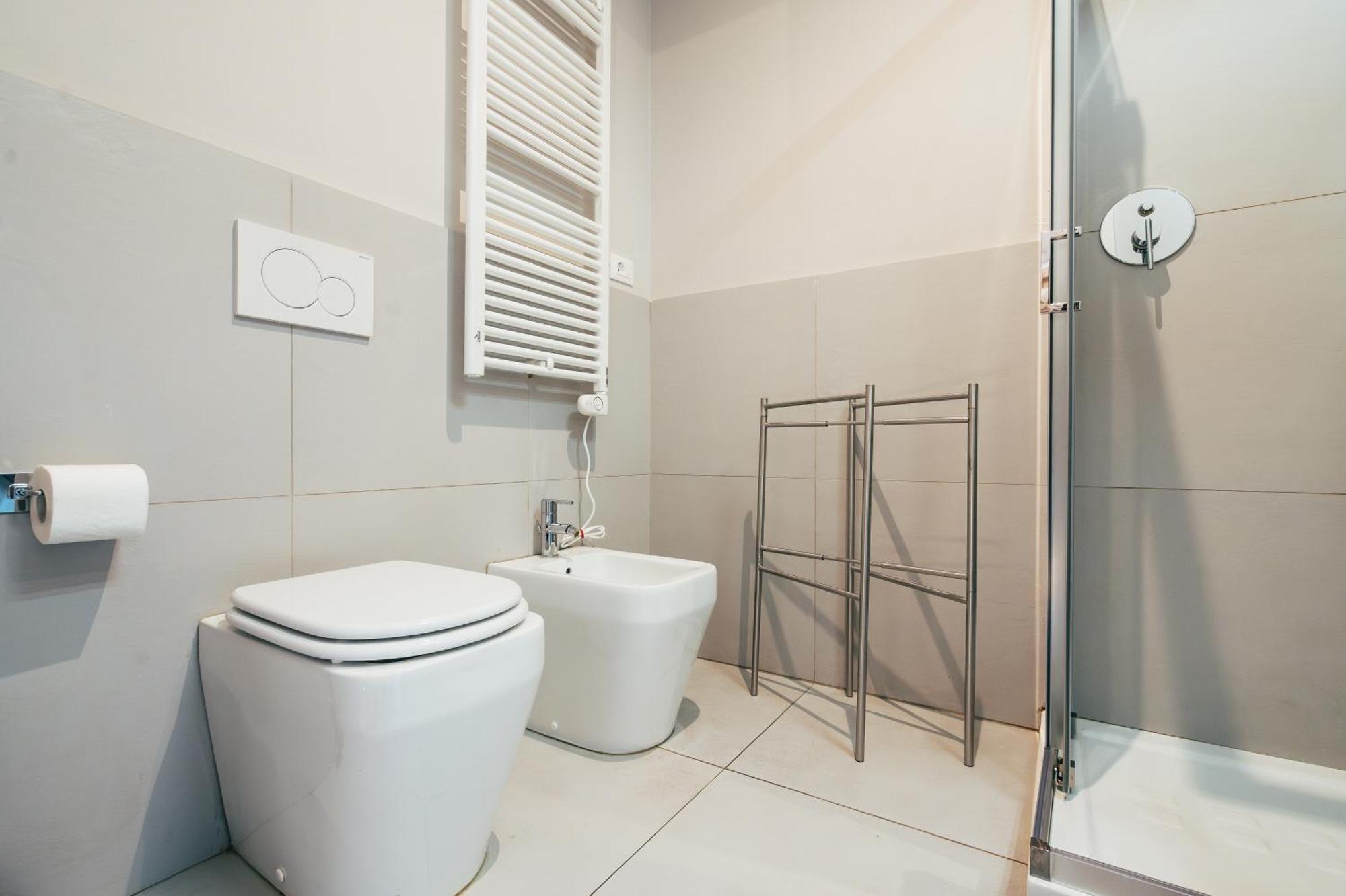 Bologna Suites - Private Bathroom Екстер'єр фото