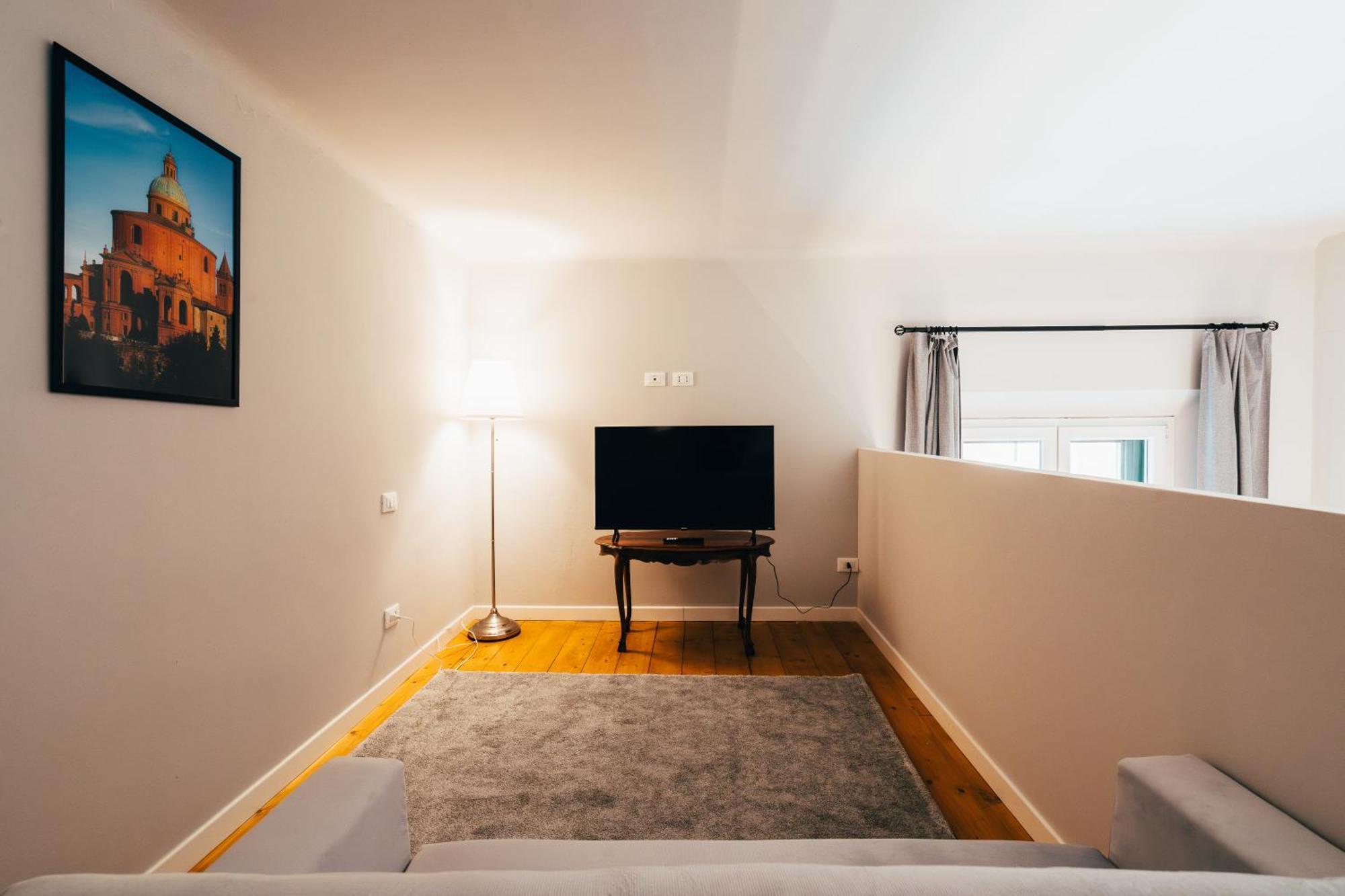 Bologna Suites - Private Bathroom Екстер'єр фото
