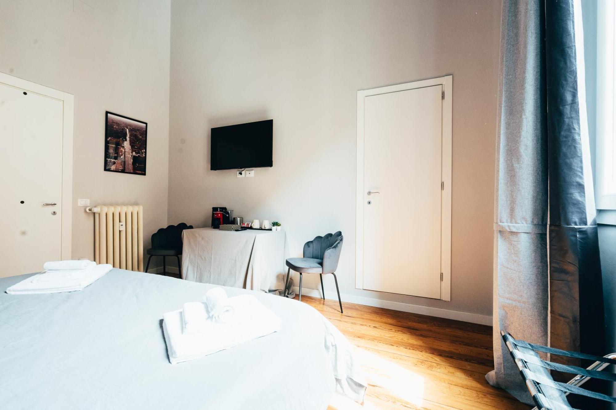 Bologna Suites - Private Bathroom Екстер'єр фото