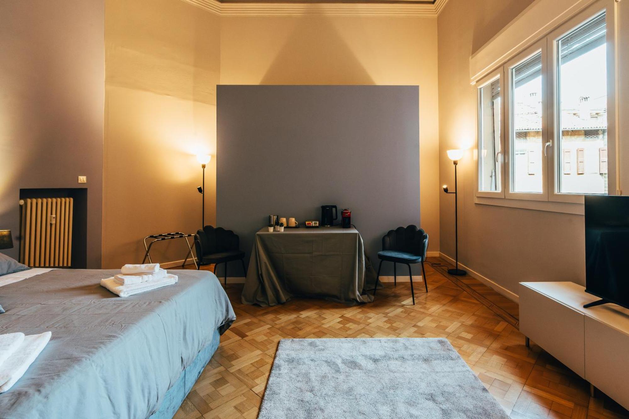 Bologna Suites - Private Bathroom Екстер'єр фото
