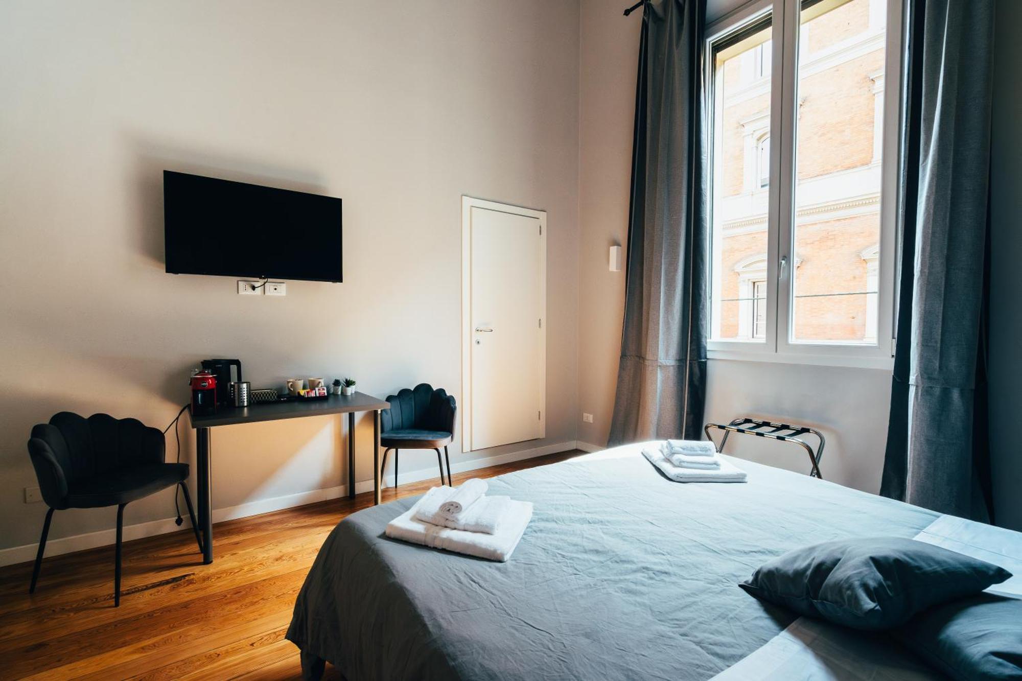 Bologna Suites - Private Bathroom Екстер'єр фото