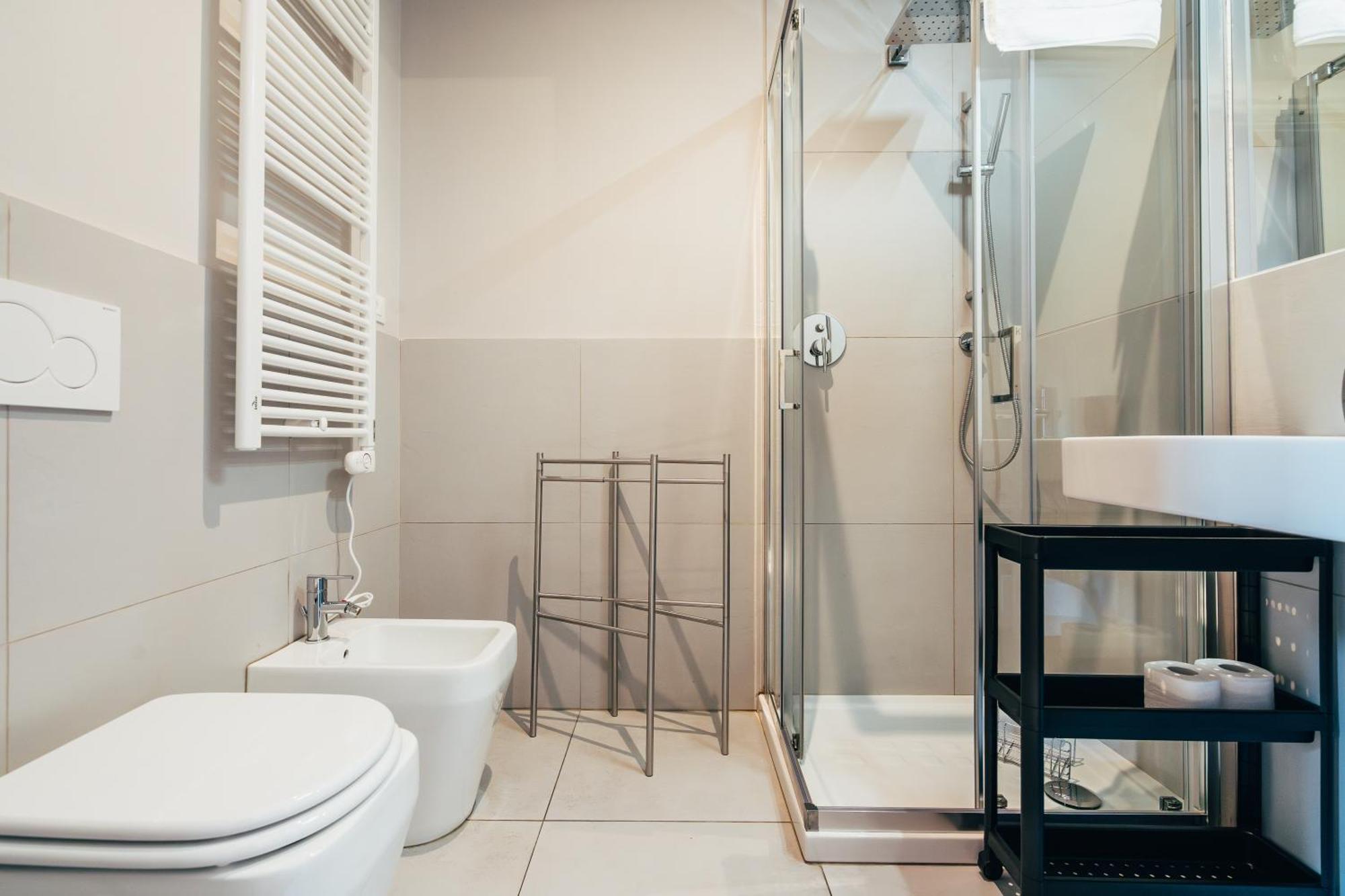 Bologna Suites - Private Bathroom Екстер'єр фото