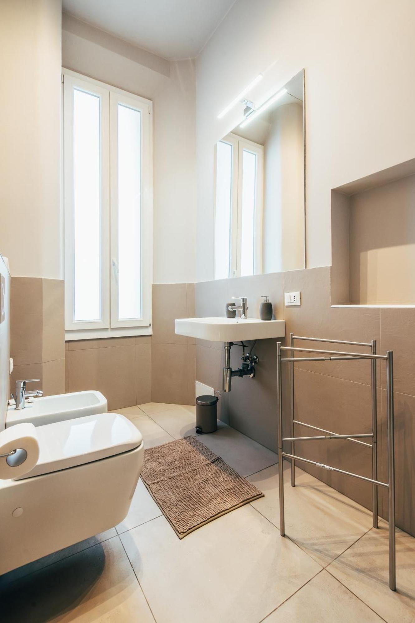 Bologna Suites - Private Bathroom Екстер'єр фото