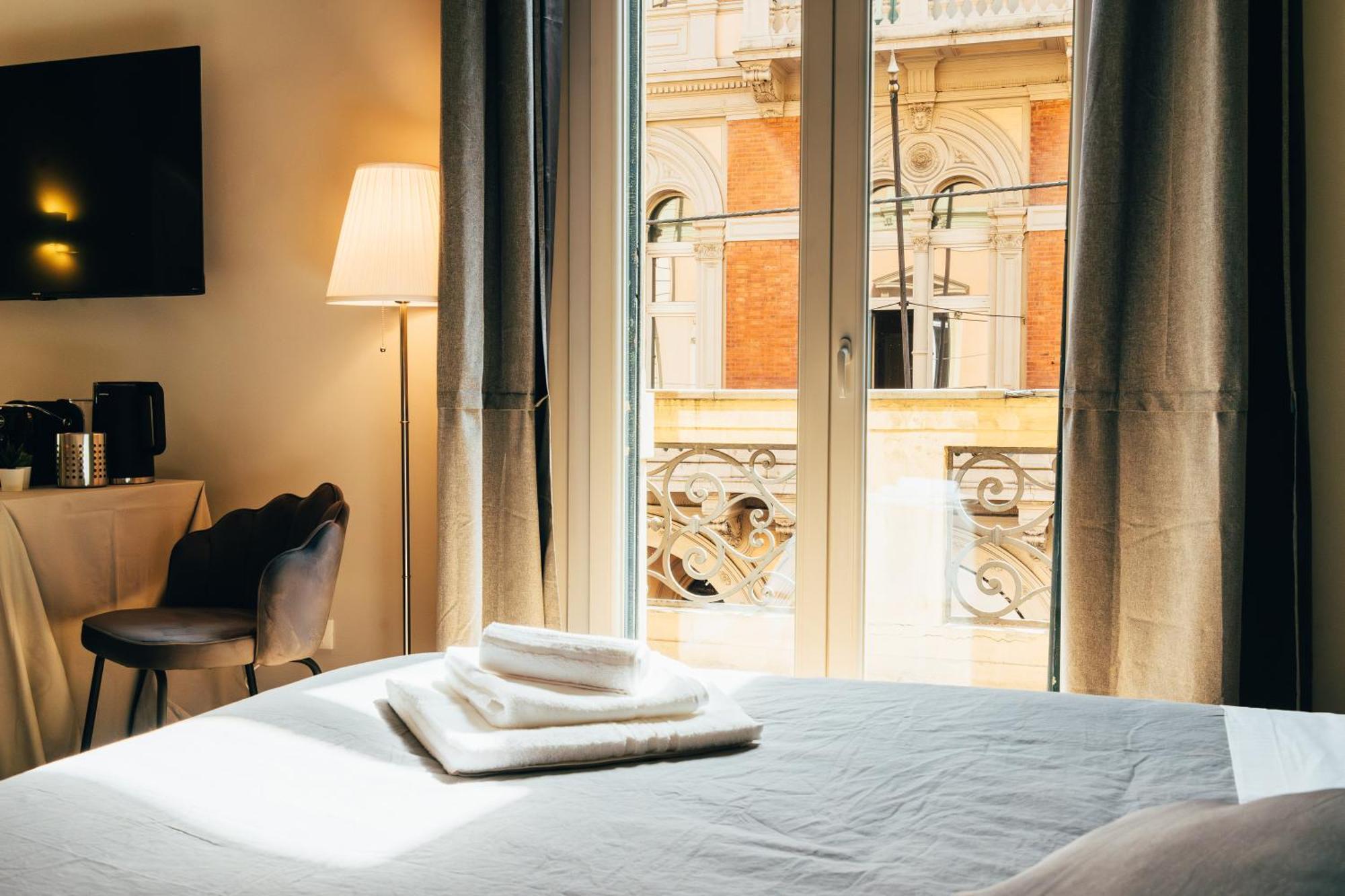 Bologna Suites - Private Bathroom Екстер'єр фото