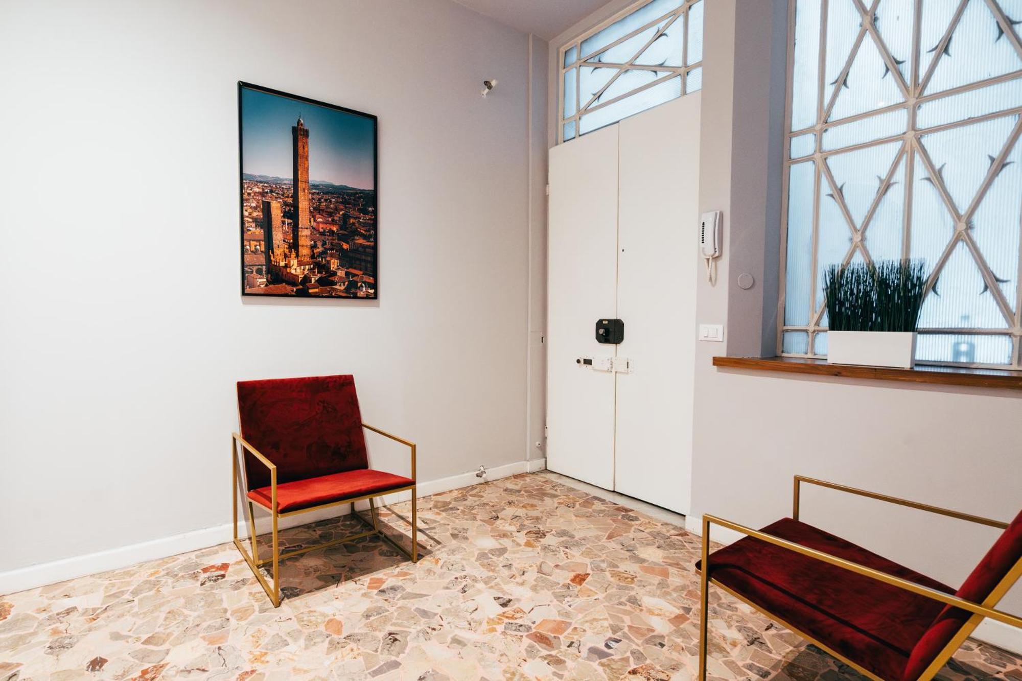 Bologna Suites - Private Bathroom Екстер'єр фото